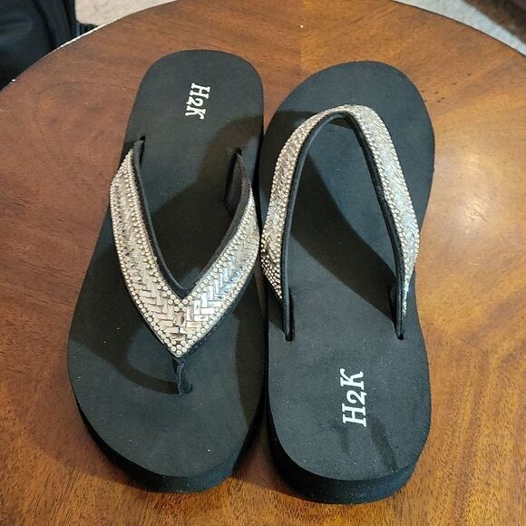 BRAND NEW H2K WOMEN"S BLACK RHINESTONES FLIP FLOPS SANDAL - Picture 13 of 16